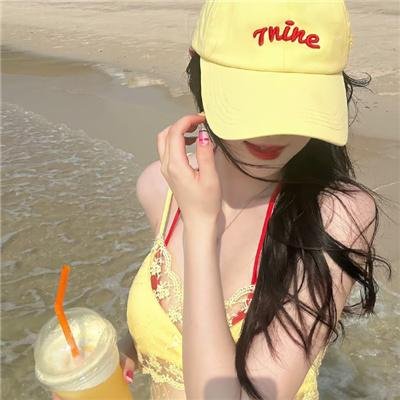 盛装 海报